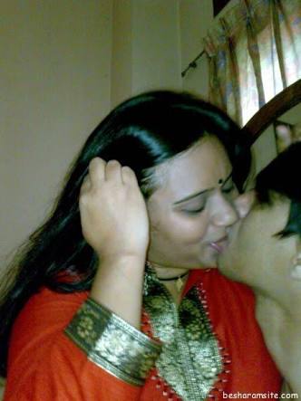 Madhuri Aunty Ne Banaya Callboy-myhotwap.sextgem.com